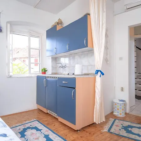 Apartamento 2 *