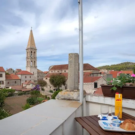 2 Apartment *