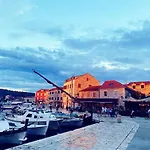 Daire 2 Stari Grad (Hvar)